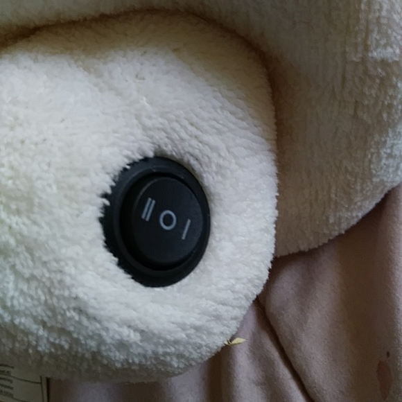 Invigorate Massaging Neck Pillow - Picture 2 of 5